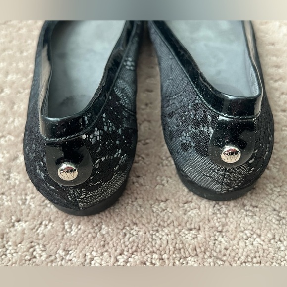 STUART WEITZMAN Patent Leather &‎ Lace Ballet Flats - Picture 3 of 10